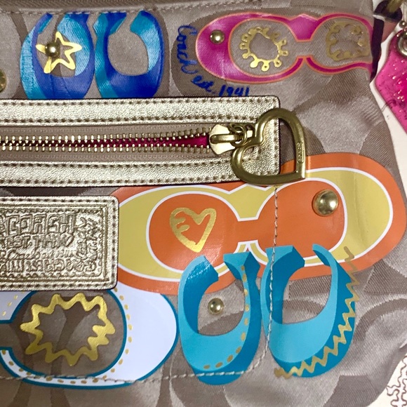 Coach Handbags - Coach Poppy handbag purse